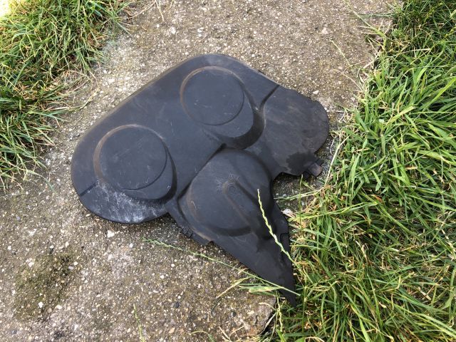 bontott AUDI A3 Első Vezérlés Burkolat