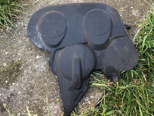 bontott AUDI A3 Első Vezérlés Burkolat