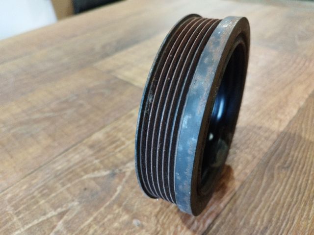 bontott AUDI A3 Főtengely Szíjtárcsa