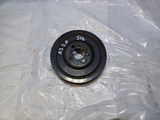 bontott AUDI A3 Főtengely Szíjtárcsa