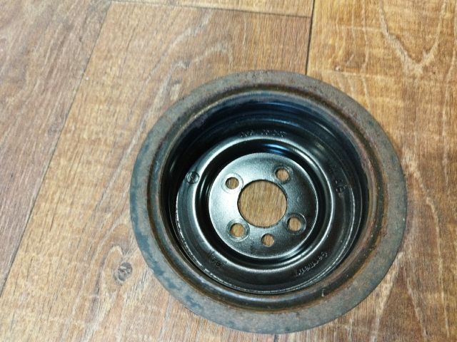 bontott AUDI A3 Főtengely Szíjtárcsa