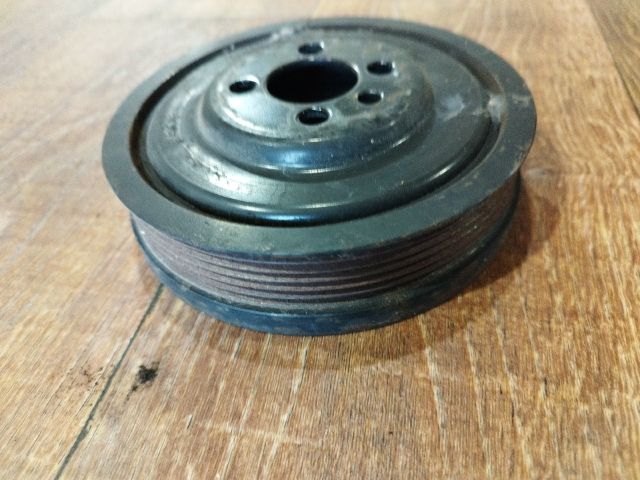 bontott AUDI A3 Főtengely Szíjtárcsa