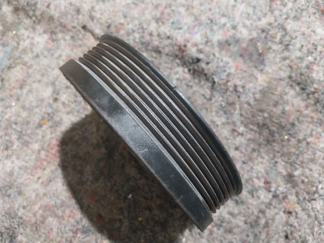 bontott AUDI A3 Főtengely Szíjtárcsa