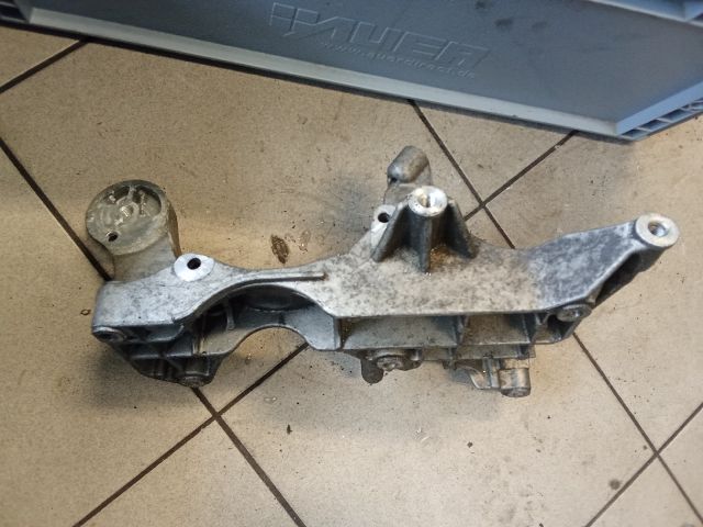 bontott AUDI A3 Generátor Tartó Bak