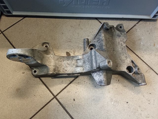 bontott AUDI A3 Generátor Tartó Bak