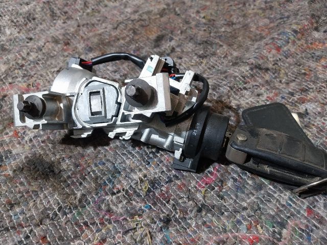 bontott AUDI A3 Gyújtáskapcsoló Házzal