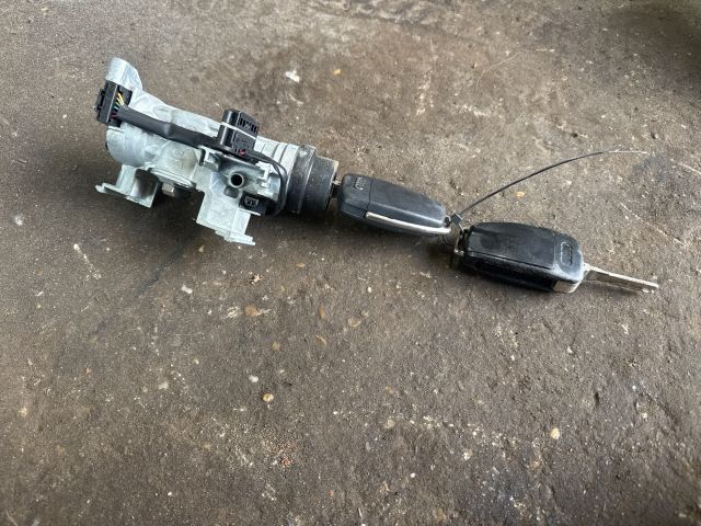 bontott AUDI A3 Gyújtáskapcsoló Házzal