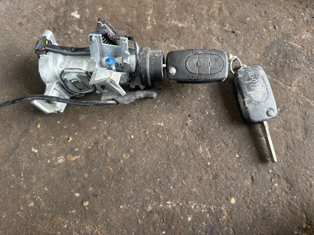 bontott AUDI A3 Gyújtáskapcsoló Házzal