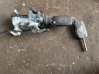 bontott AUDI A3 Gyújtáskapcsoló Házzal