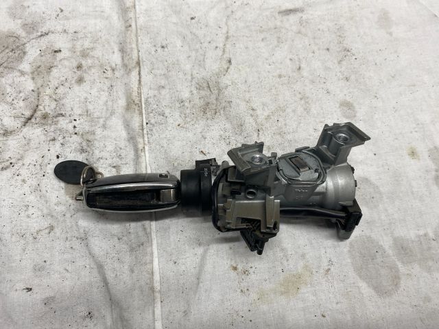 bontott AUDI A3 Gyújtáskapcsoló Házzal