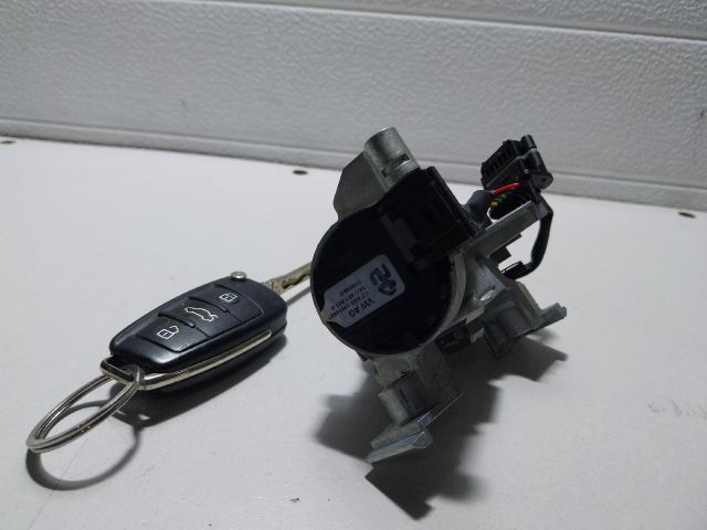 bontott AUDI A3 Gyújtáskapcsoló Házzal