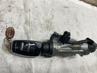 bontott AUDI A3 Gyújtáskapcsoló Házzal