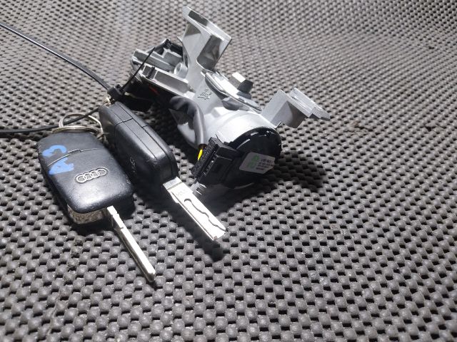 bontott AUDI A3 Gyújtáskapcsoló Házzal