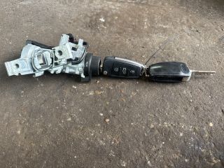 bontott AUDI A3 Gyújtáskapcsoló Házzal