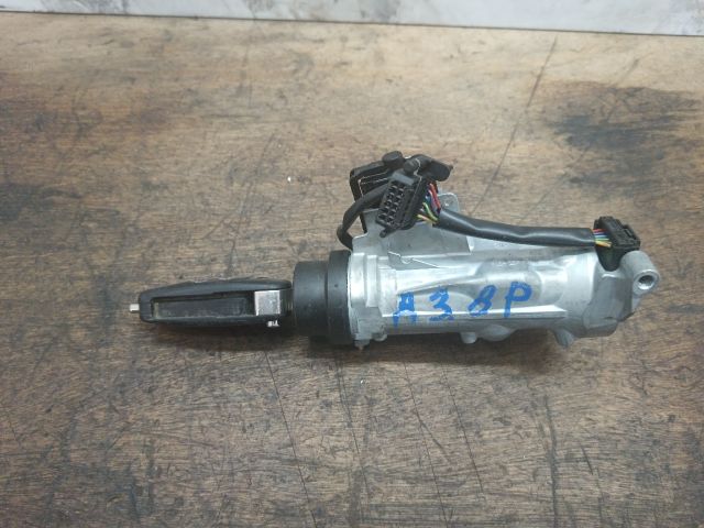 bontott AUDI A3 Gyújtáskapcsoló Házzal