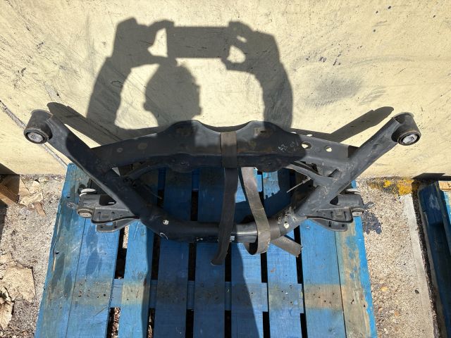 bontott AUDI A3 Hátsó Bölcső