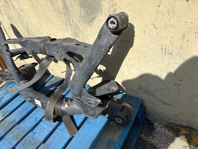 bontott AUDI A3 Hátsó Bölcső