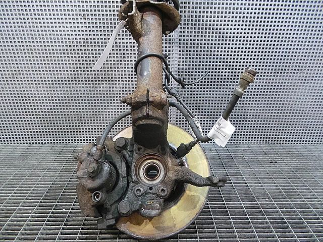 bontott AUDI A3 Jobb első Csonkállvány