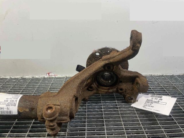 bontott AUDI A3 Jobb első Csonkállvány