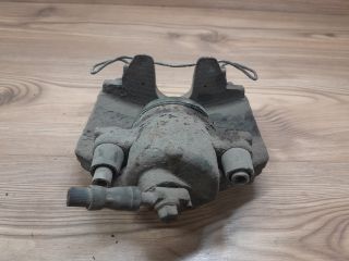 bontott AUDI A3 Jobb első Féknyereg Munkahengerrel