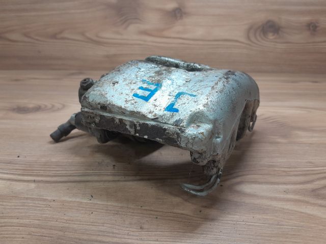 bontott AUDI A3 Jobb első Féknyereg Munkahengerrel