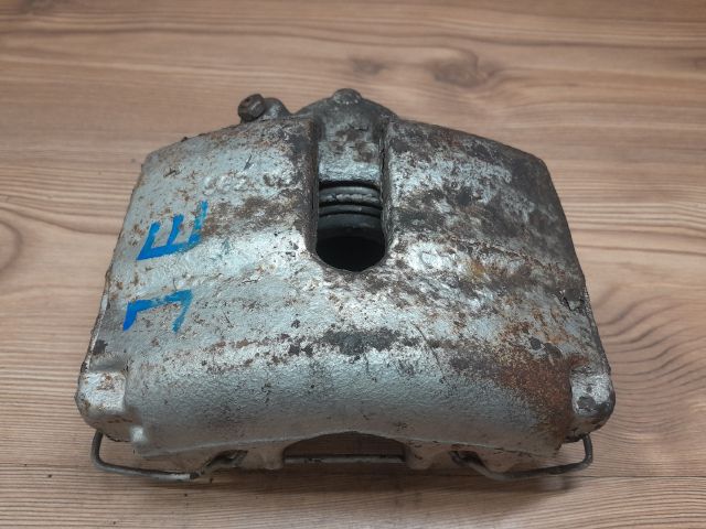 bontott AUDI A3 Jobb első Féknyereg Munkahengerrel