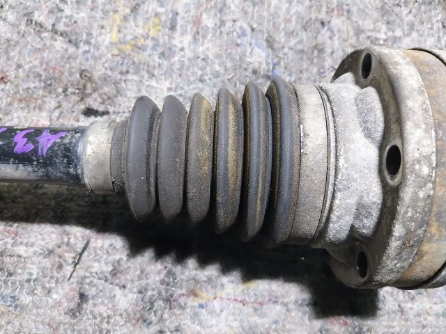 bontott AUDI A3 Jobb Féltengely