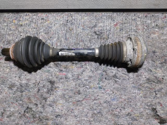 bontott AUDI A3 Jobb Féltengely