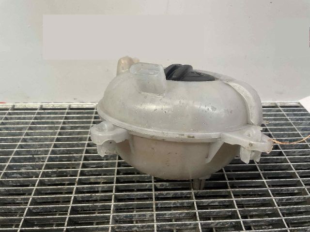 bontott AUDI A3 Kiegyenlítő Tartály