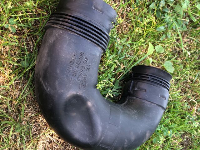 bontott AUDI A3 Légbeömlő Cső