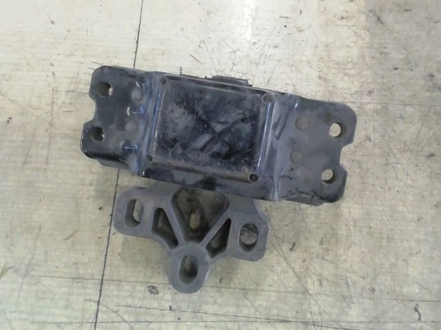 bontott AUDI A3 Motor Tartó Bak Bal