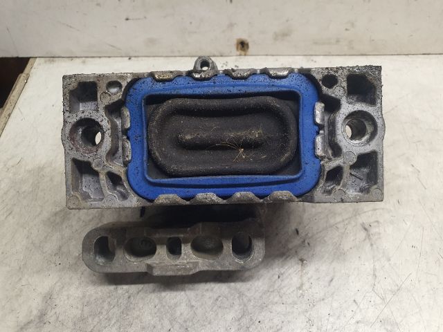 bontott AUDI A3 Motor Tartó Bak (Fém)