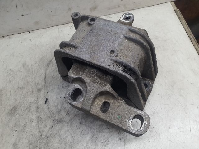 bontott AUDI A3 Motor Tartó Bak (Fém)