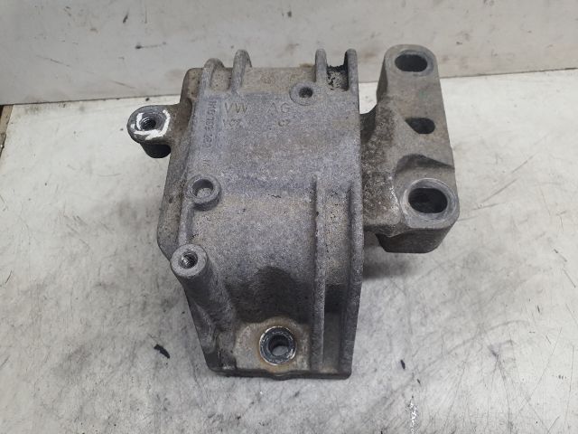 bontott AUDI A3 Motor Tartó Bak (Fém)