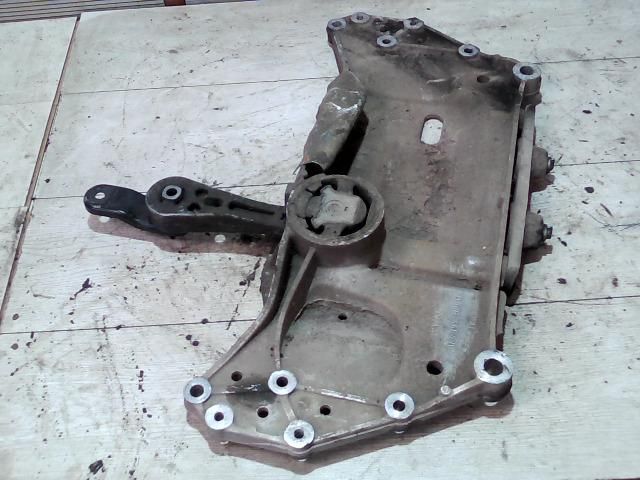 bontott AUDI A3 Motor Tartó Bak (Fém)