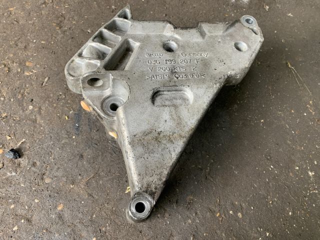 bontott AUDI A3 Motor Tartó Bak (Fém)