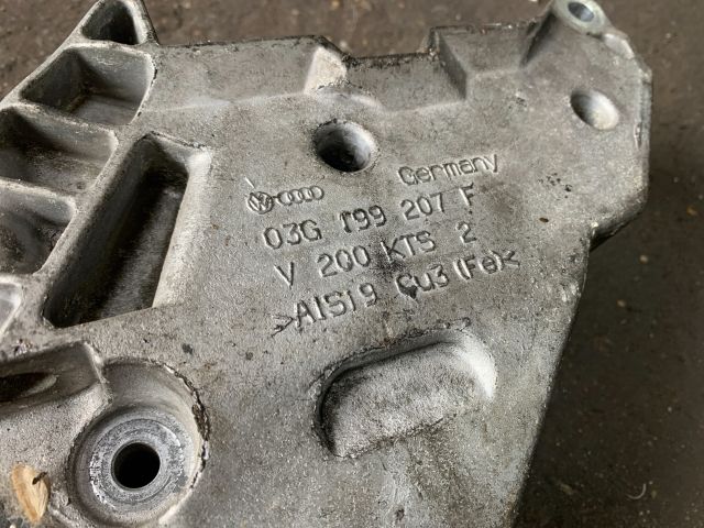 bontott AUDI A3 Motor Tartó Bak (Fém)