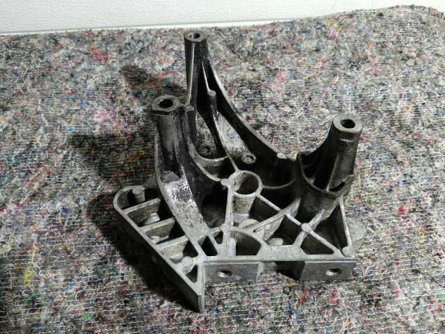 bontott AUDI A3 Motor Tartó Bak (Fém)