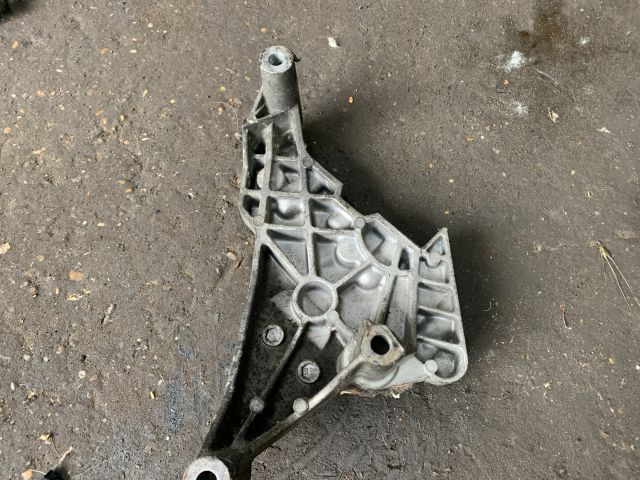 bontott AUDI A3 Motor Tartó Bak (Fém)