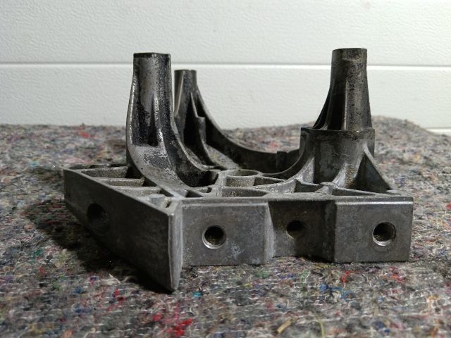 bontott AUDI A3 Motor Tartó Bak (Fém)