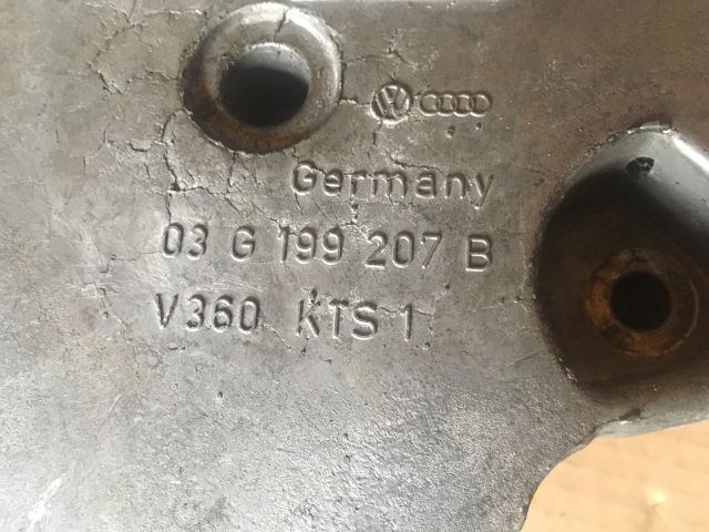 bontott AUDI A3 Motor Tartó Bak Jobb