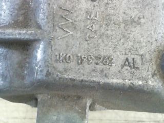 bontott AUDI A3 Motor Tartó Bak Jobb