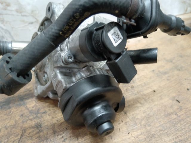 bontott AUDI A3 Nagynyomású Szivattyú