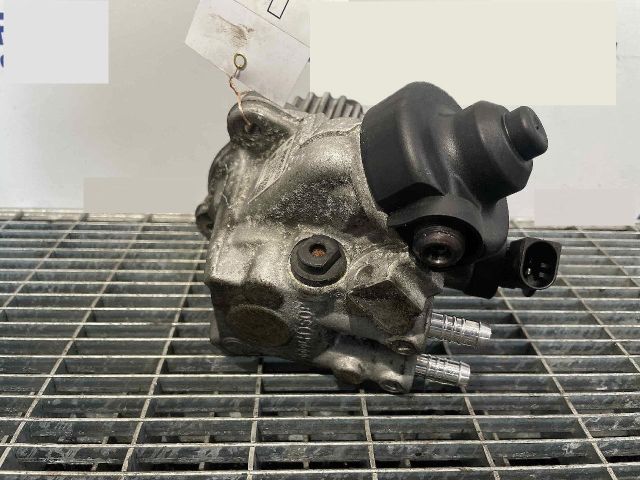 bontott AUDI A3 Nagynyomású Szivattyú