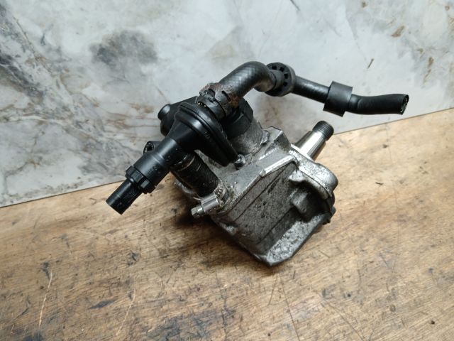 bontott AUDI A3 Nagynyomású Szivattyú