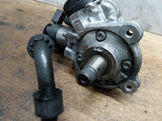 bontott AUDI A3 Nagynyomású Szivattyú