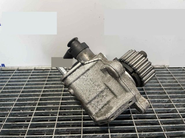 bontott AUDI A3 Nagynyomású Szivattyú