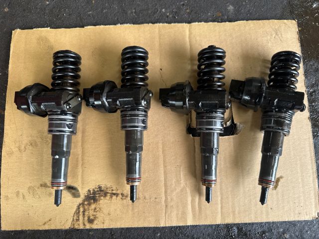 bontott AUDI A3 Porlasztó Sor / Híd