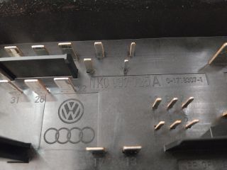 bontott AUDI A3 Biztosítéktábla Motortér