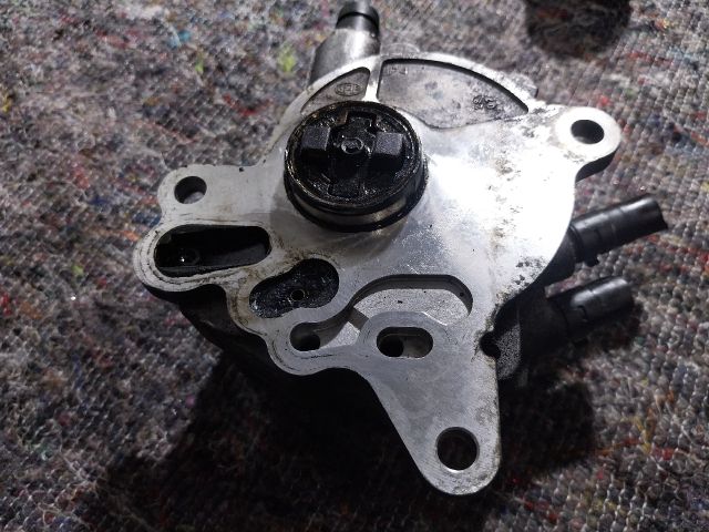 bontott AUDI A3 Nagynyomású Szivattyú